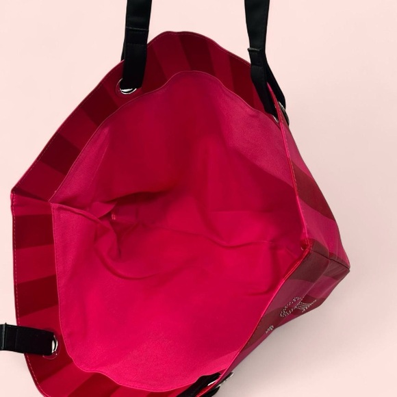 (New/Set) VS Red and Pink Striped Tote with Fragrance Giftset - Picture 4 of 8